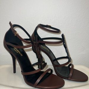 NEVER USED ✨ YSL Cassandra Logo Sandals